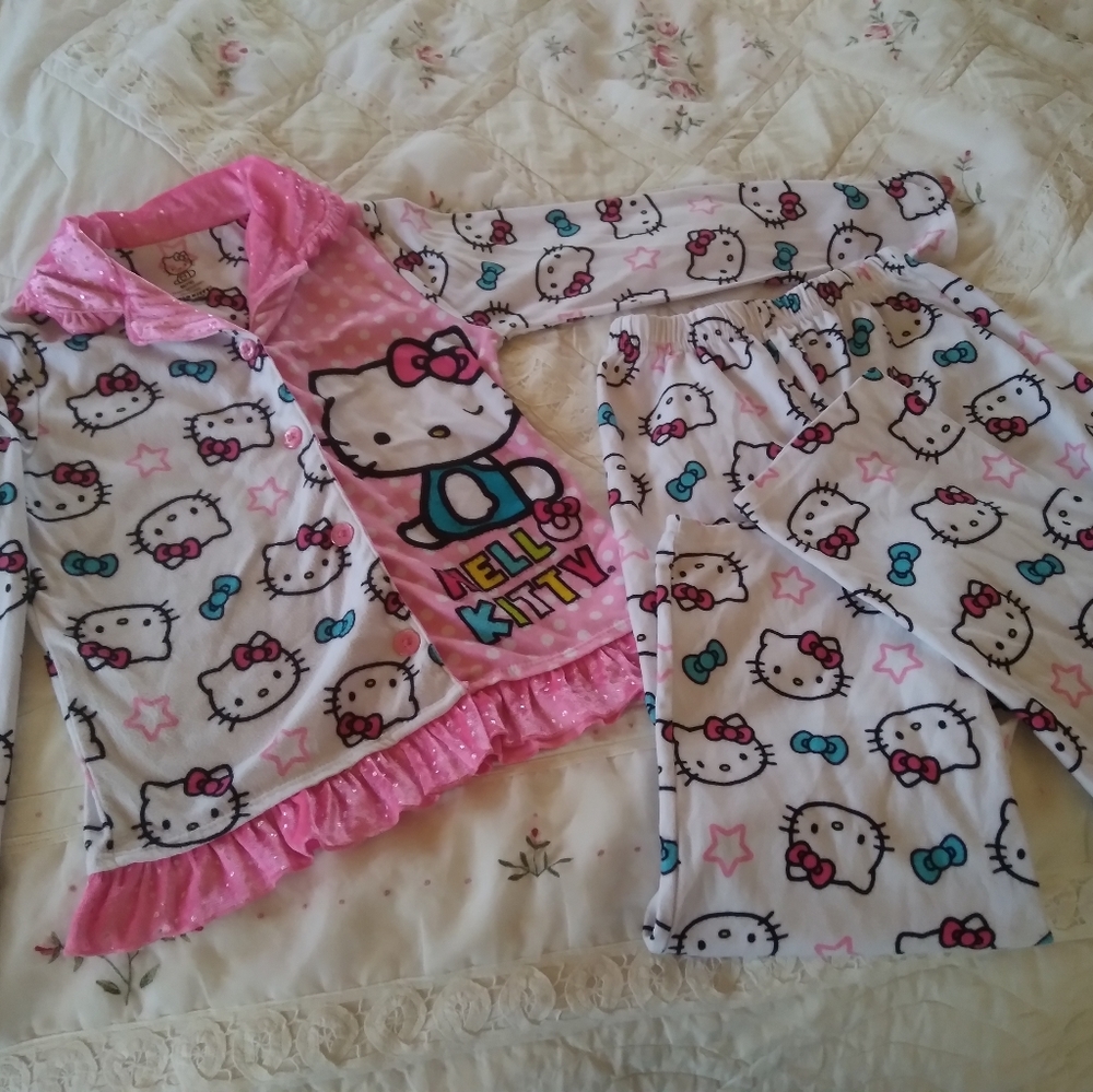 Hello kitty girls 7/8 pajamas set with satin like ruffled edges & collar